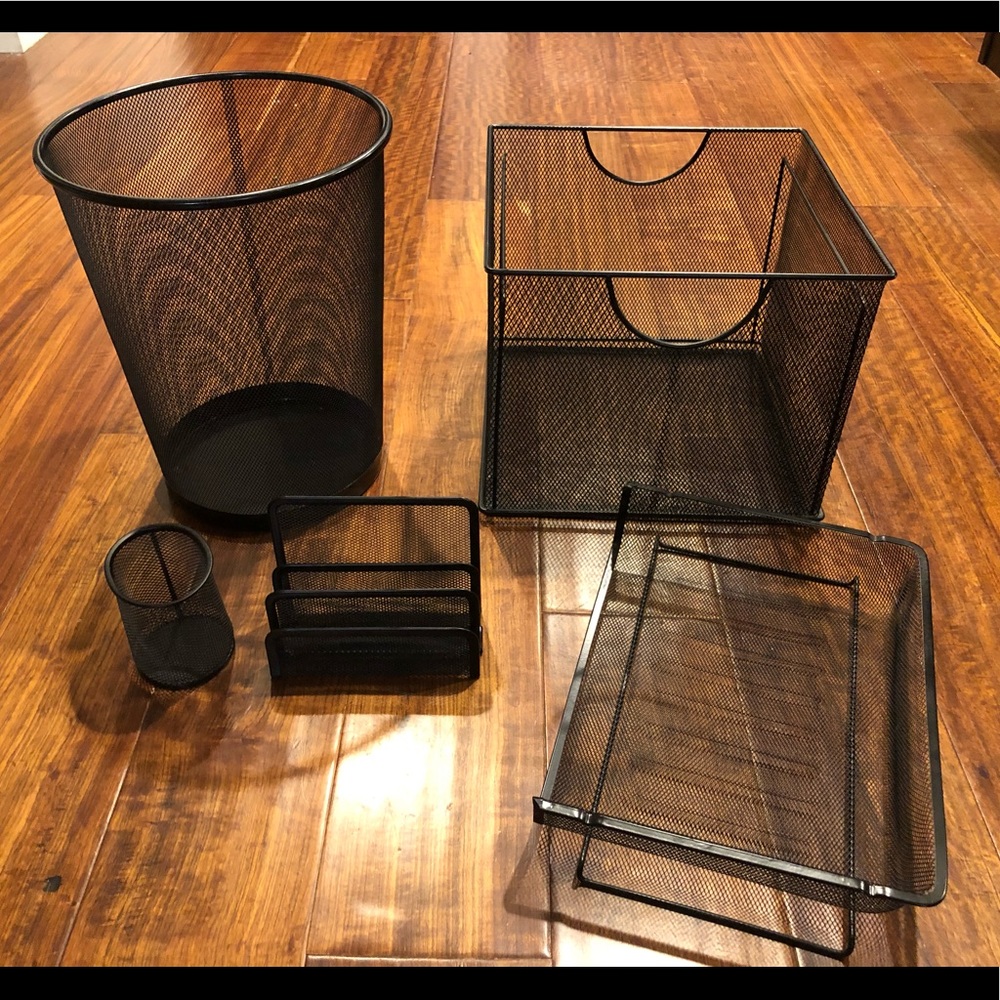 Black metal mesh office/desk accessory set